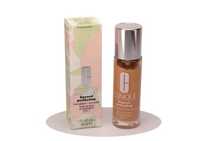 CLINIQUE BEYOND PERFECTING 2 IN 1 FONDOTINTA E CORRETTORE N 6.5 BUTTERMILK 30ML Clinique 029010/065 Make up