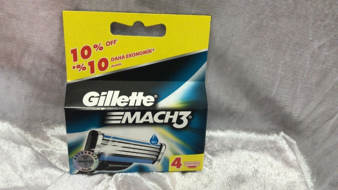 GILLETTE 4 LAMETTE LAME DI RICAMBIO PER RASOIO MACH3 Gillette 300073 Lamette per rasoi da uomo