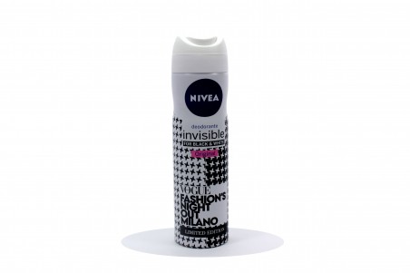 NIVEA DEODORANTE DONNA INVISIBLE BLACK & WHITE 150ML SPRAY Deo Deodorant Woman NIVEA 95217 Deodoranti
