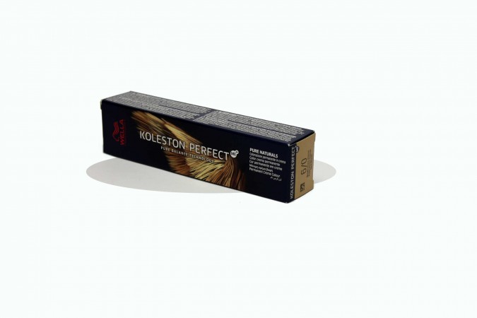 WELLA KOLESTON PERFECT PURE NATURALS N. 6/0 Colorazione Permanente In Crema Wella 640215/60 Colore